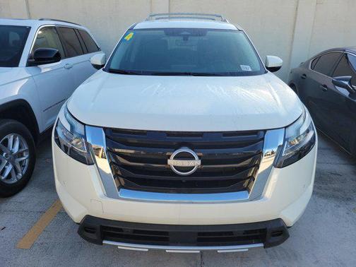2024 Nissan Pathfinder SL 4WD