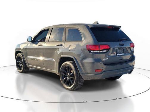 2022 Jeep Grand Cherokee Laredo