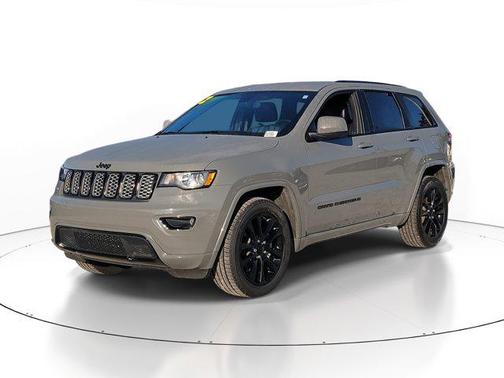 2022 Jeep Grand Cherokee Laredo