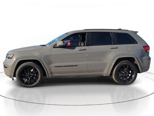 2022 Jeep Grand Cherokee Laredo