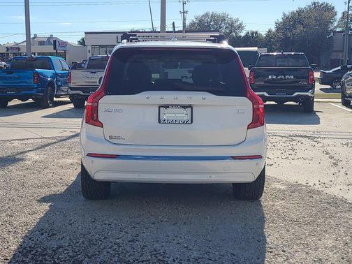 2023 Volvo XC90 Recharge Plug-In Hybrid T8 Core Bright Theme