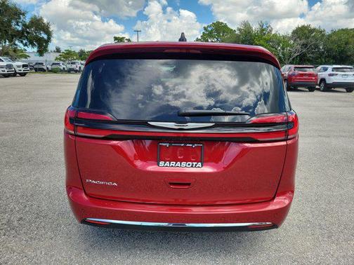 2025 Chrysler Pacifica L