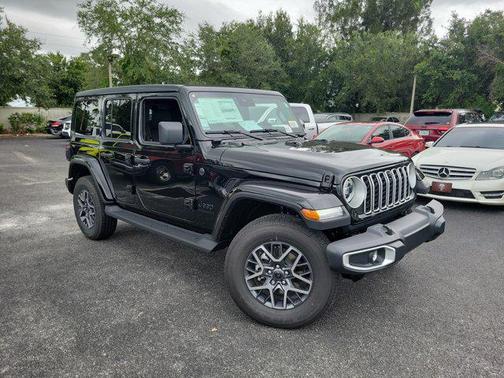 2025 Jeep Wrangler 4-Door Sahara 4x4