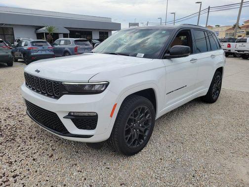 2025 Jeep Grand Cherokee Summit