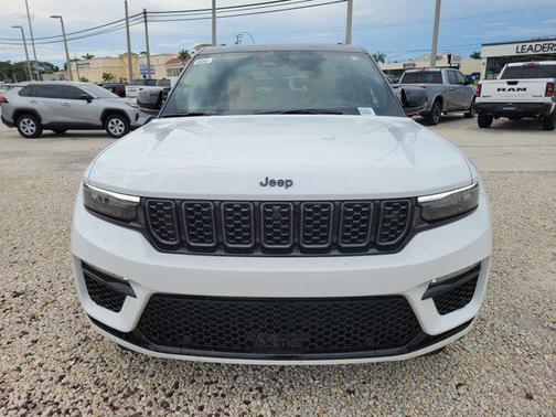 2025 Jeep Grand Cherokee Summit