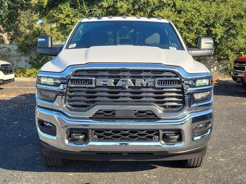 2026 RAM 3500 Tradesman Crew Cab 4x4 6'4' Box