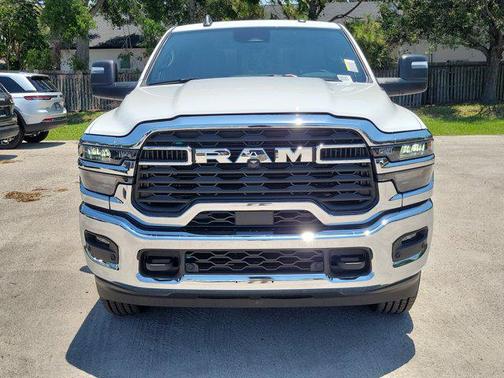 2025 RAM 2500 Tradesman Crew Cab 4x4 6'4' Box