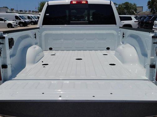 2025 RAM 2500 Tradesman Crew Cab 4x4 6'4' Box