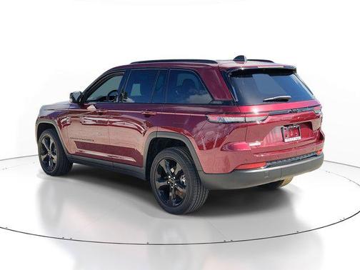 2022 Jeep Grand Cherokee Altitude