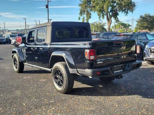 2022 Jeep Gladiator Sport