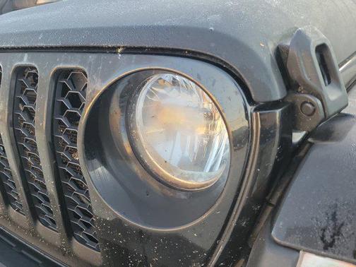 2022 Jeep Gladiator Sport