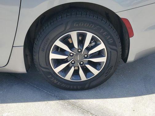 2021 Chrysler Pacifica Hybrid Touring L