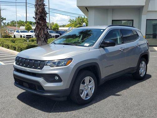 Billet Silver Metallic Clearcoat 2022 Jeep Compass Latitude