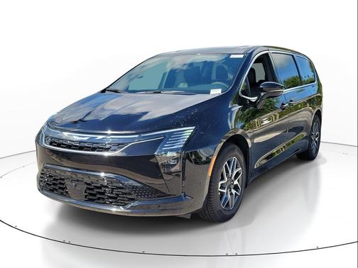 Diamond Black Crystal Pearlcoat 2027 Chrysler Pacifica Limited