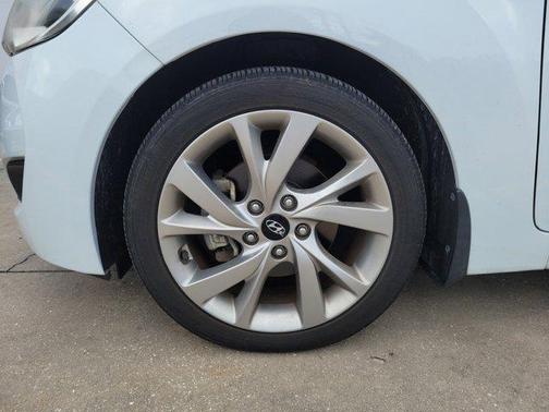 2016 Hyundai Veloster Base