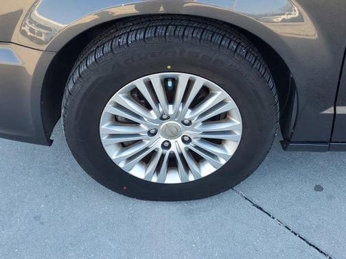 2015 Chrysler Town & Country Touring-L