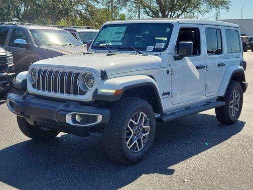 2025 Jeep Wrangler 4-Door Sahara 4x4
