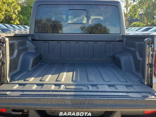 2026 Jeep Gladiator Willys 4x4