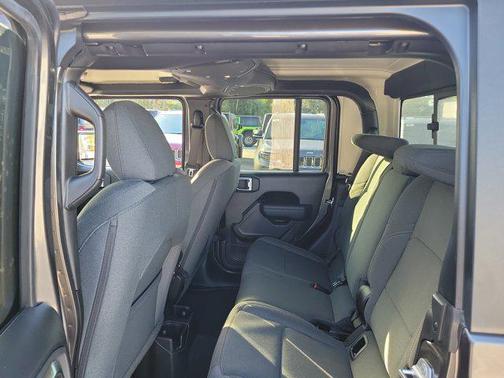 2026 Jeep Gladiator Willys 4x4