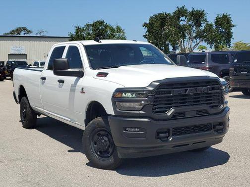 2025 RAM 2500 Tradesman Crew Cab 4x4 8' Box