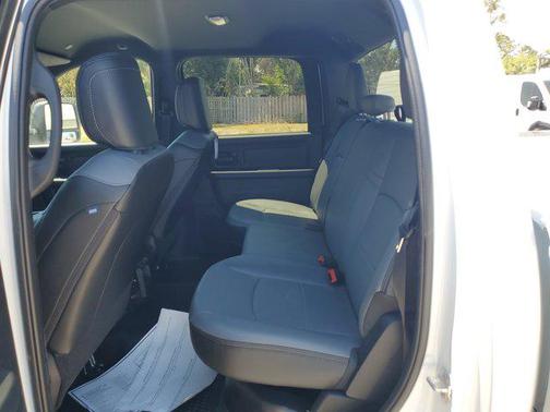 2025 RAM 2500 Tradesman Crew Cab 4x4 8' Box