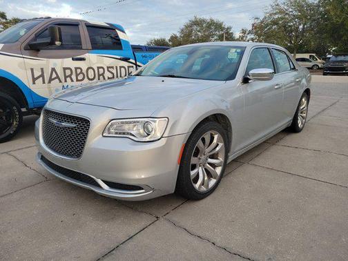 2019 Chrysler 300 Touring
