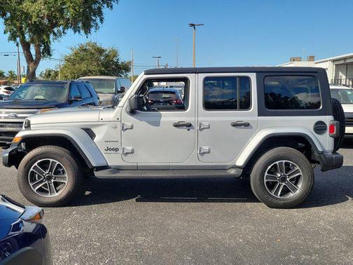 2023 Jeep Wrangler 4-Door Sahara 4x4