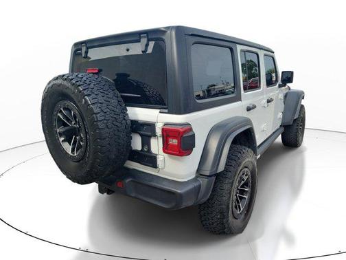 Bright White Clearcoat 2024 Jeep Wrangler Rubicon