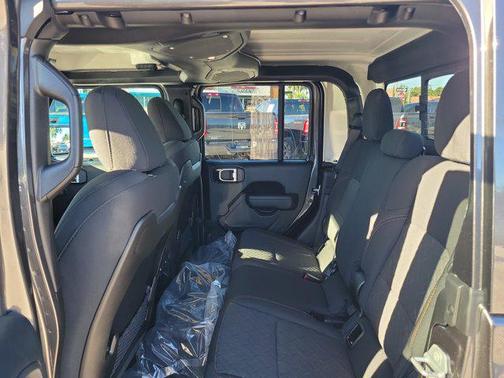 2026 Jeep Gladiator Mojave 4x4