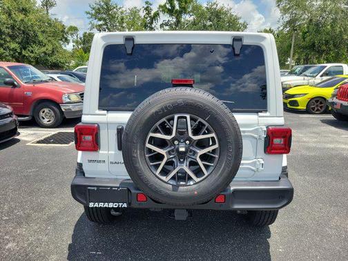 2025 Jeep Wrangler 4-Door Sahara 4x4