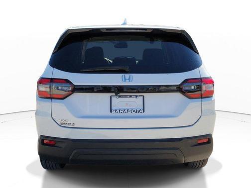Platinum White Pearl 2023 Honda Pilot AWD LX