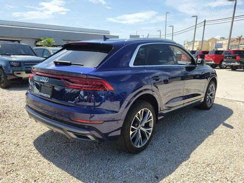 2023 Audi Q8 55 Premium Plus