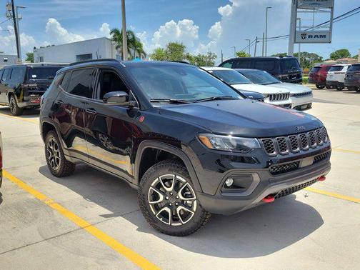 2025 Jeep Compass Trailhawk
