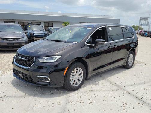 2025 Chrysler Pacifica L