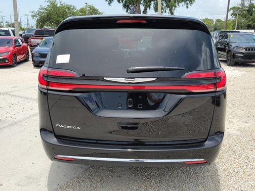2025 Chrysler Pacifica L