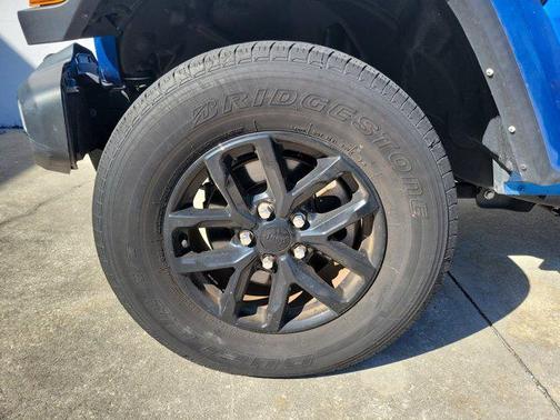 2022 Jeep Gladiator Sport S