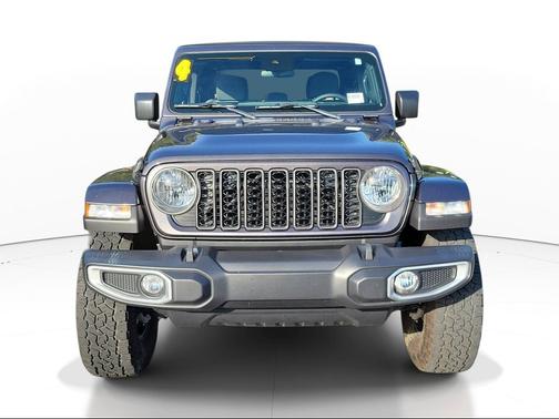 Granite Crystal Metallic Clearcoat 2024 Jeep Gladiator Sport S