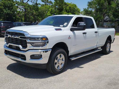 2025 RAM 2500 Big Horn Crew Cab 4x4 8' Box