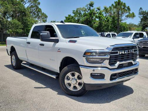 2025 RAM 2500 Big Horn Crew Cab 4x4 8' Box