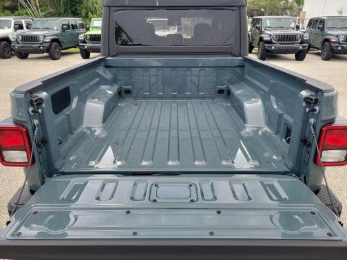 2025 Jeep Gladiator Sport S