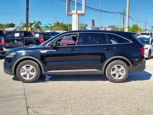 2023 Kia Sorento LX