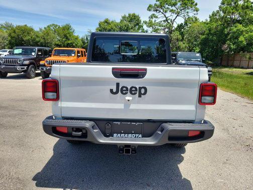 2025 Jeep Gladiator Sport