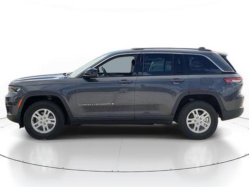 2022 Jeep Grand Cherokee Laredo