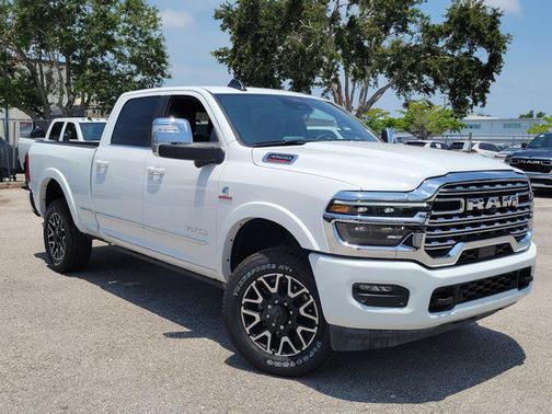 2025 RAM 3500 Limited Crew Cab 4x4 6'4' Box