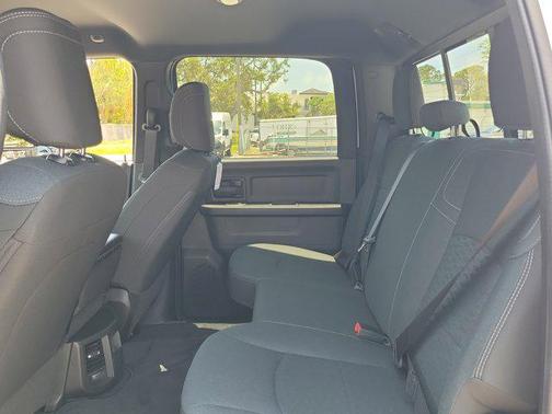 2025 RAM 2500 Tradesman Crew Cab 4x4 6'4' Box