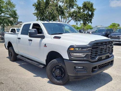 2025 RAM 2500 Tradesman Crew Cab 4x4 6'4' Box