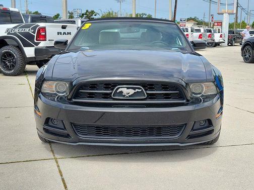 Black 2013 Ford Mustang V6 Premium