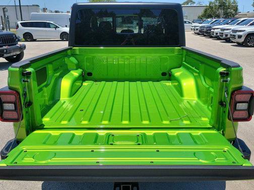 2025 Jeep Gladiator Sport S