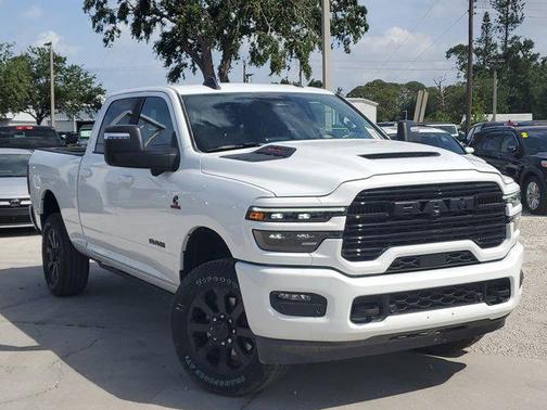 2025 RAM 3500 Laramie Crew Cab 4x4 6'4' Box