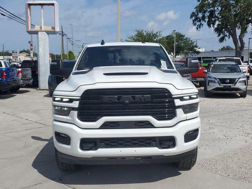 2025 RAM 3500 Laramie Crew Cab 4x4 6'4' Box
